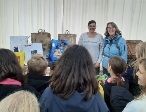 Reli mal anders: Übergabe von Spenden bei der Durlacher Tafel